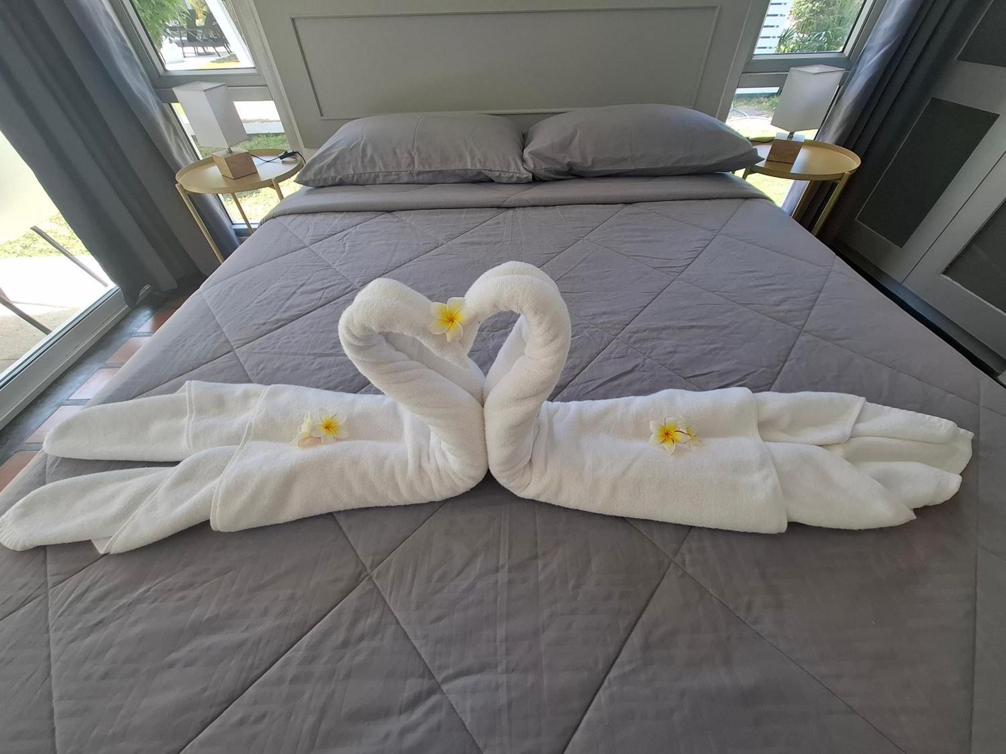 Thiptara Resort - Adults Only หาดแม่น้ำ ภายนอก รูปภาพ